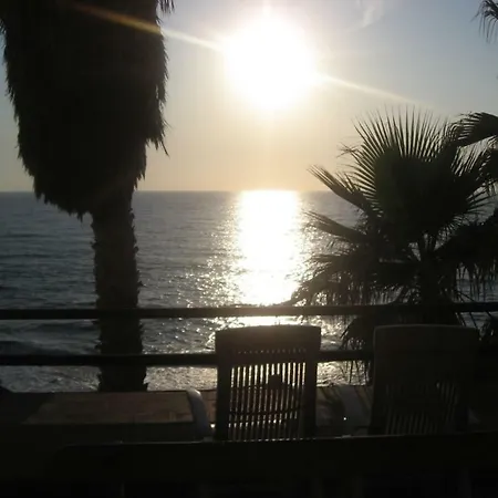 Waterfront Bosa Apartman *