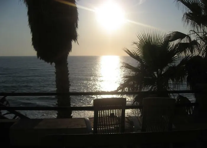 Waterfront Bosa Apartman *
