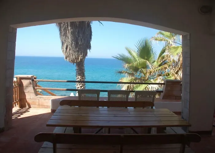 Waterfront Bosa Apartman *